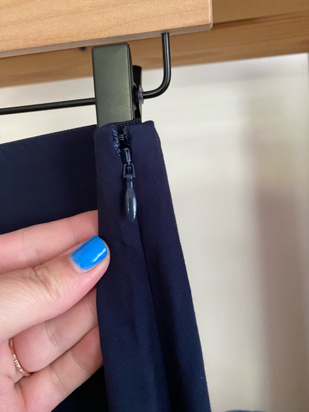 Tuckernuck Navy Blue Viscose Charmeuse Moore Wide Leg Pant Medium - Picture 10 of 15